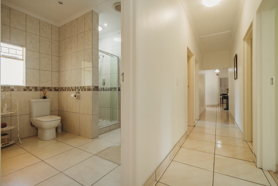 5 Bedroom Property for Sale in Heather Park Western Cape